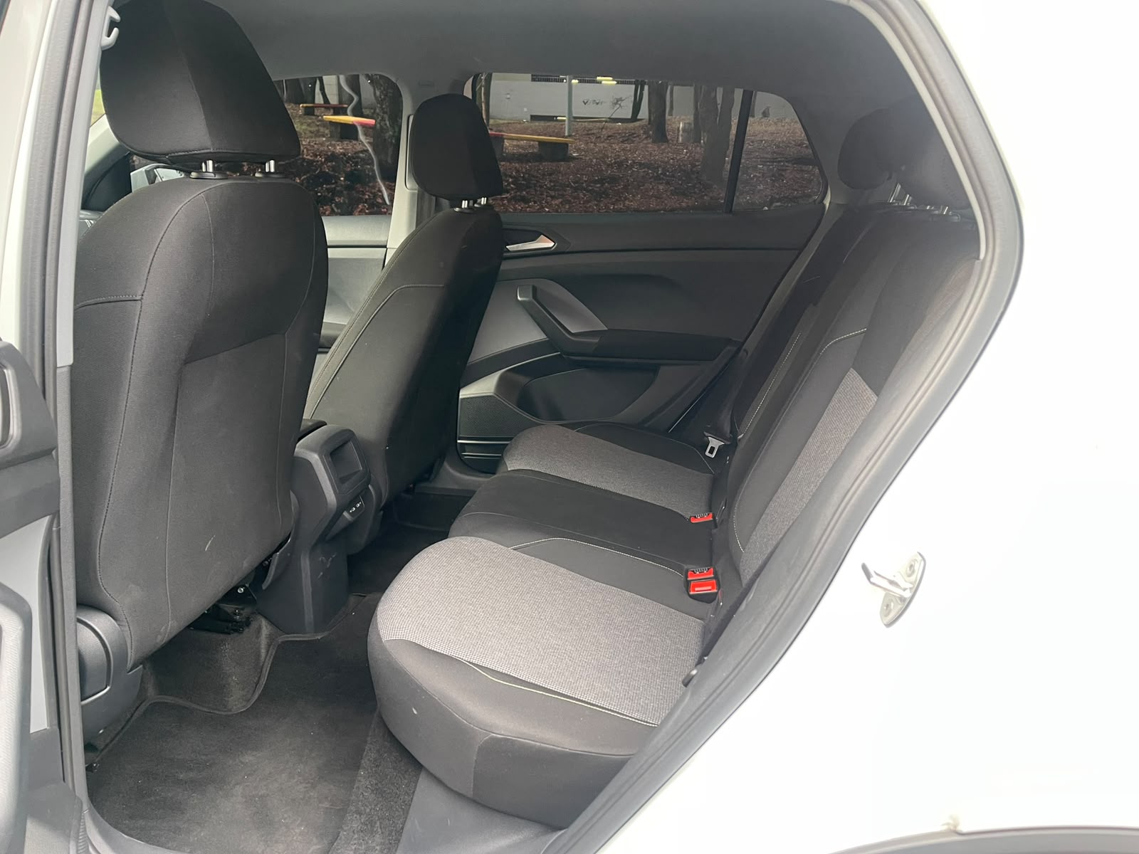 VOLKSWAGEN T-CROSS 1.0 TURBO TRENDLINE AT 2025