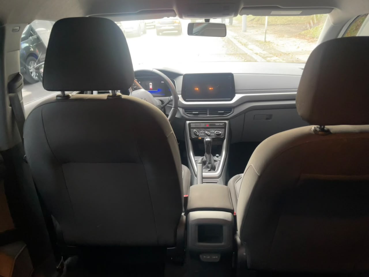 VOLKSWAGEN T-CROSS 1.0 TURBO TRENDLINE AT 2025