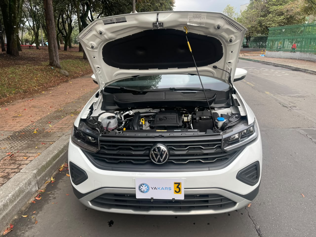 VOLKSWAGEN T-CROSS 1.0 TURBO TRENDLINE AT 2025